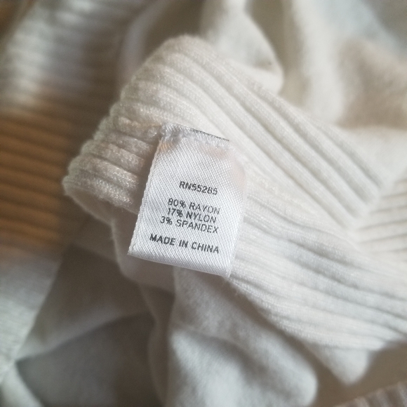 Express Design Studio White Knit V-neck Sweater S - Picture 7 of 9